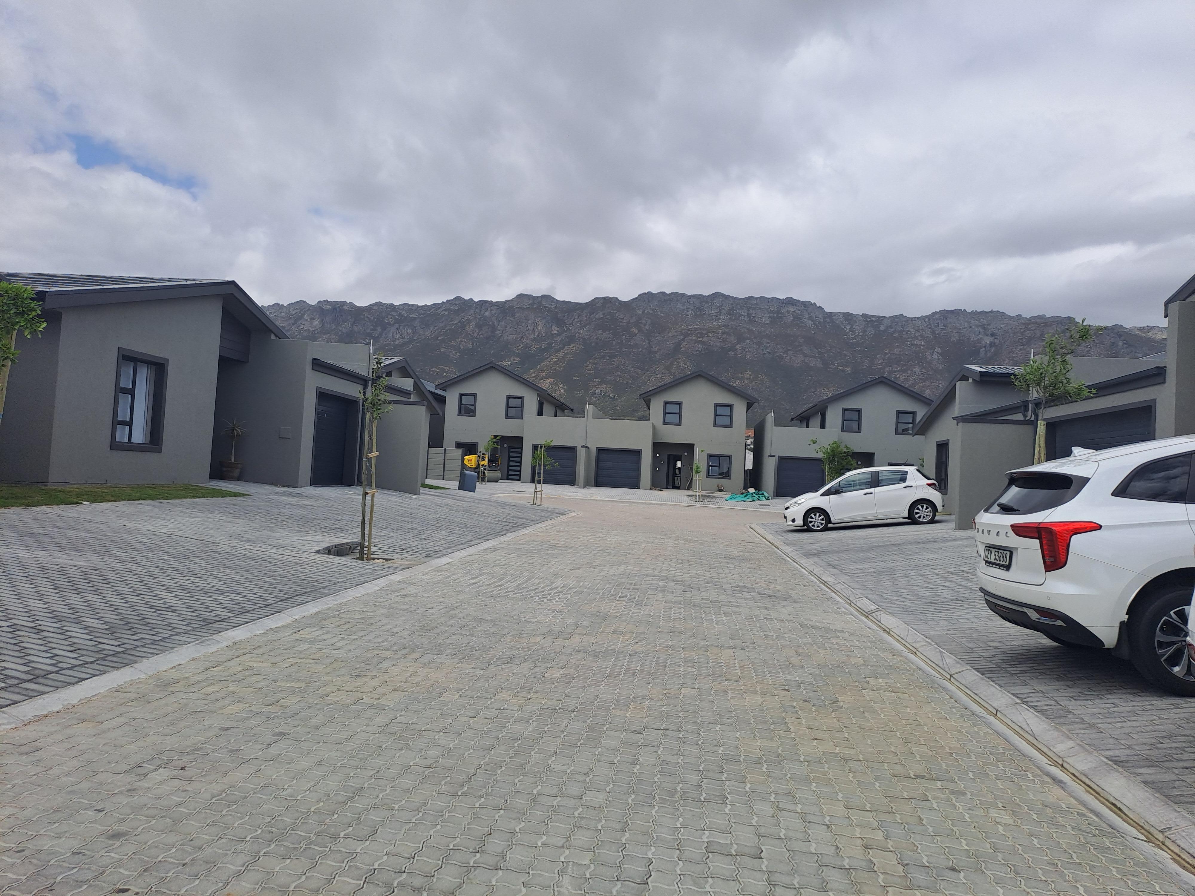 3 Bedroom Property for Sale in Sea Breeze Western Cape